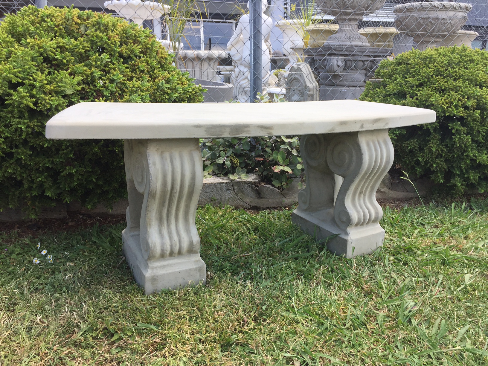 Curved Seat Plain Edge